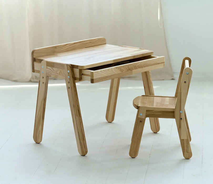 Kindertisch mit Schublade und Stuhl