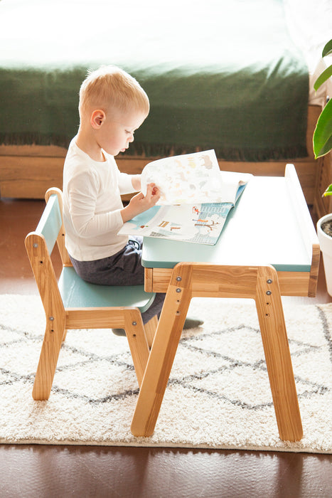 Kindertisch mit Schublade und Stuhl