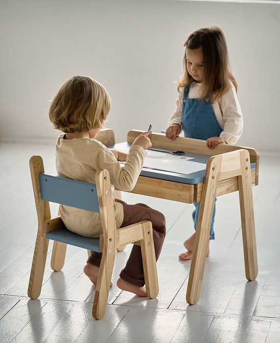 Kindertischgruppe für das Kinderzimmer.