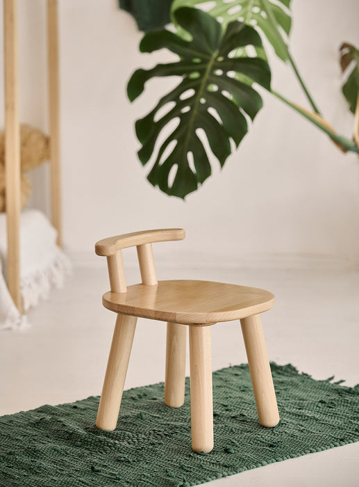 Sicheres und ansprechendes Holz-EnseSicheres und ansprechendes Holz-Ensemble: Tisch und Stühle fur Kindermble: Tisch und Stühle für Kinder