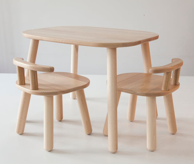 Unlackierte Kindertischgruppe: Tisch und Stühle aus naturbelassenem Holz