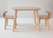 Kindertisch und Stühle in naturbelassener Holzfarbe ohne Lackierung